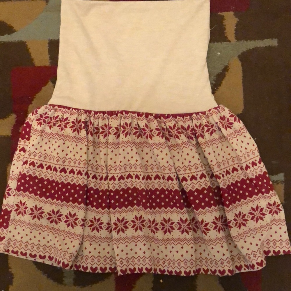 Cream and red knit skirt